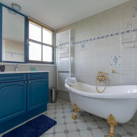 Vila W Electric Charging & Parking *