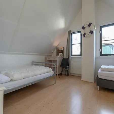 W Electric Charging & Parking Vila *