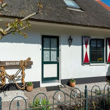 W Electric Charging & Parking Callantsoog